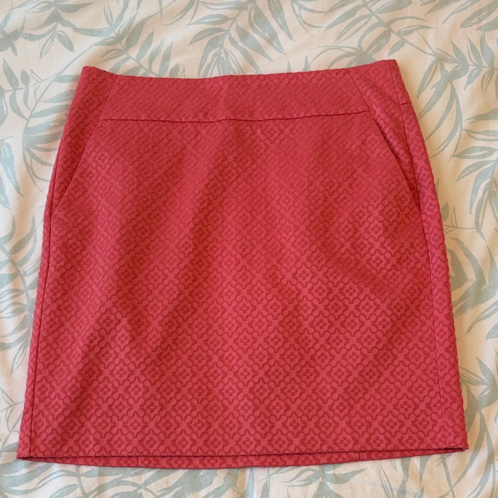 Ann Taylor Crimson Patterned Pencil Skirt